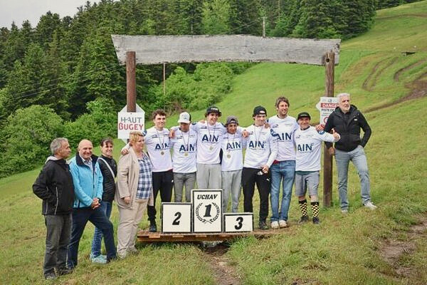 Les champions de l&rsquo;Ain 2024 de VTT DH !